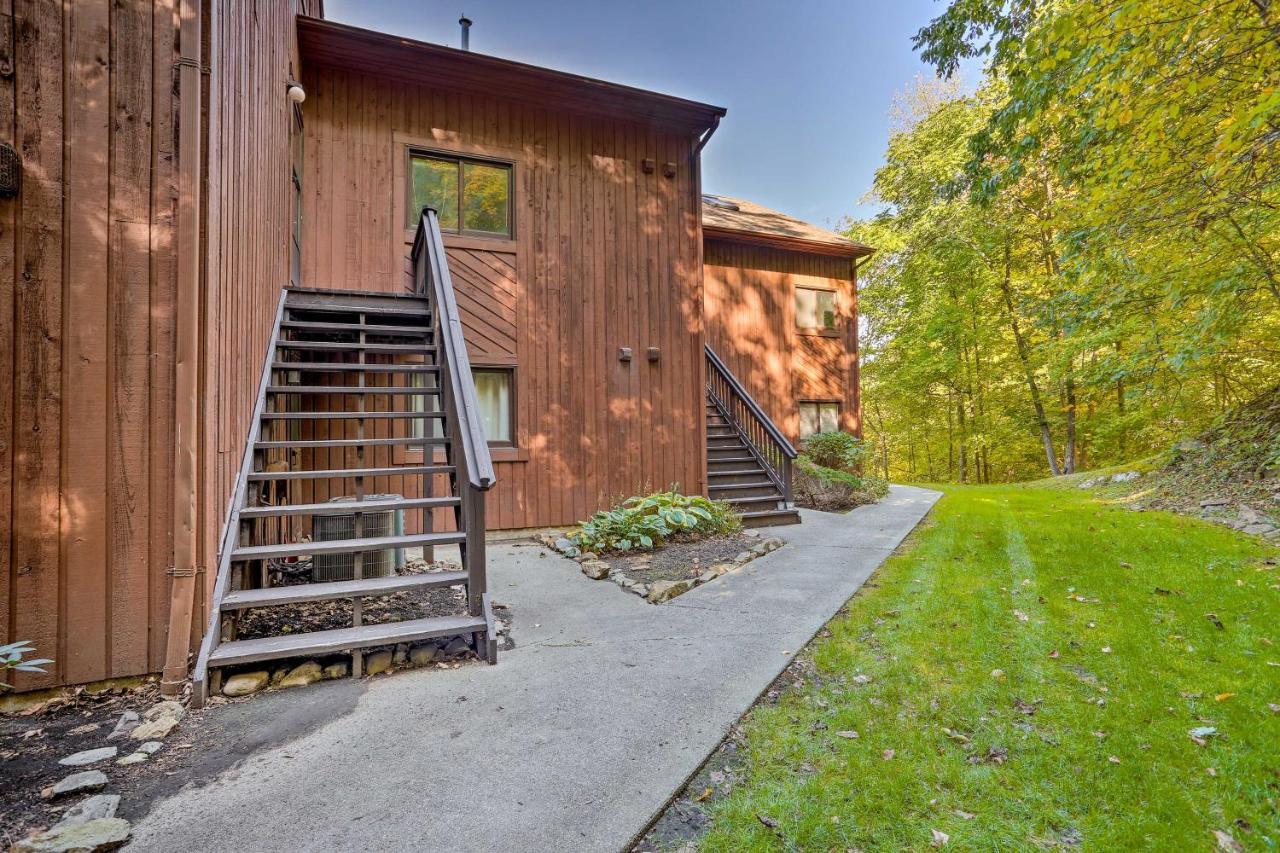 Vernon Township Condo - Walk To Ski Resort! Exterior photo