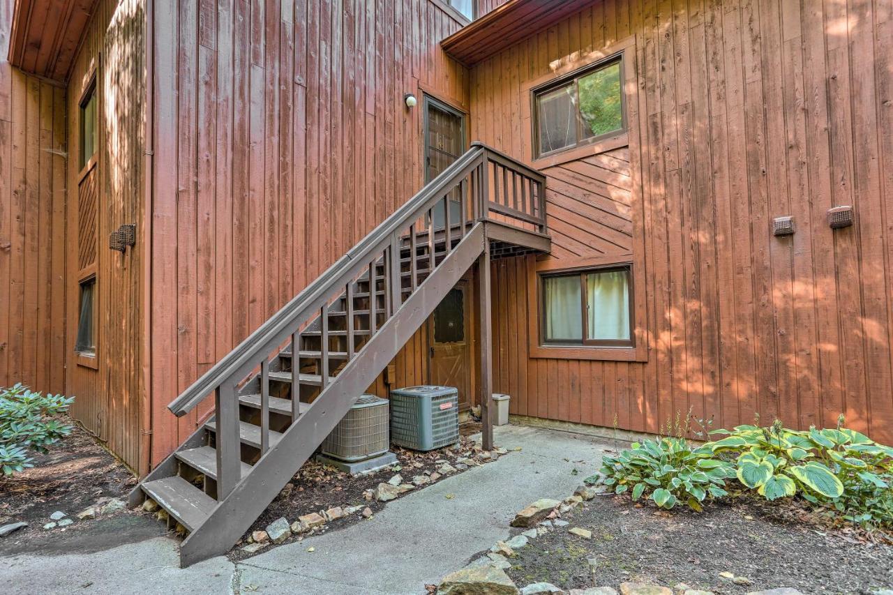 Vernon Township Condo - Walk To Ski Resort! Exterior photo